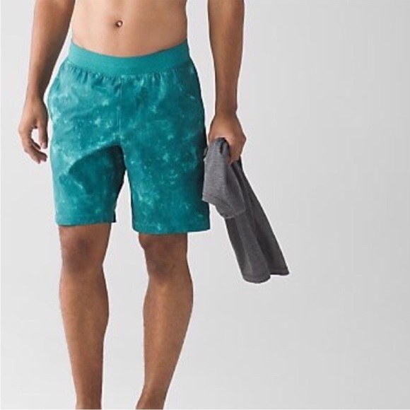 MENS LULULEMON T.H.E SHORTS H2O AQUA BLUE TIE-DYE LINED PULLON DRAWSTRING - Picture 2 of 13